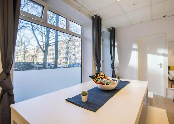 Apartament Spacious Two Br Close To Stadtpark And Street Parking *