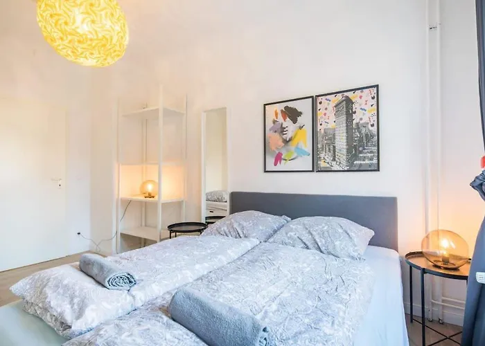 Spacious Two Br Close To Stadtpark And Street Parking Hamburg