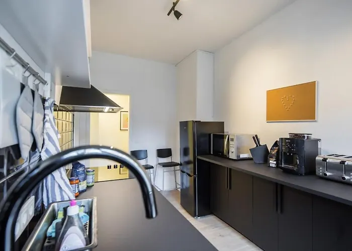 Apartament Spacious Two Br Close To Stadtpark And Street Parking Hamburg