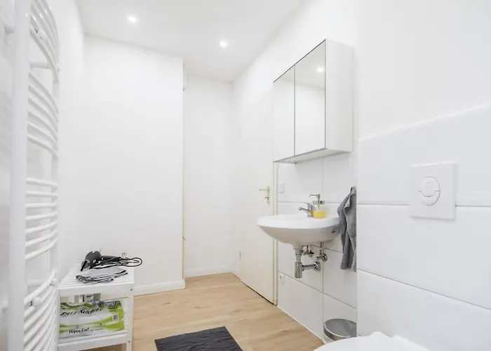 Spacious Two Br Close To Stadtpark And Street Parking Apartament Hamburg