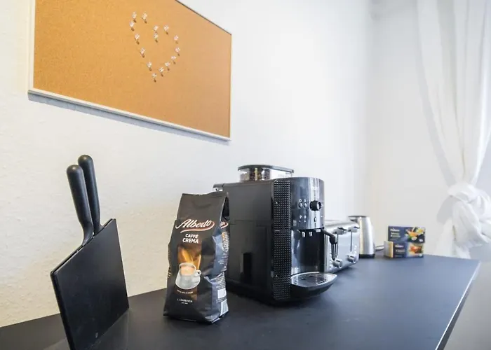 Spacious Two Br Close To Stadtpark And Street Parking Hamburg