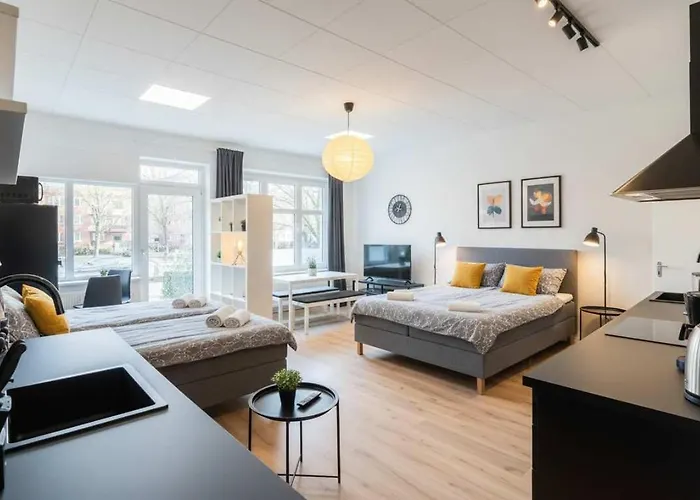 Apartament Spacious Two Br Close To Stadtpark And Street Parking