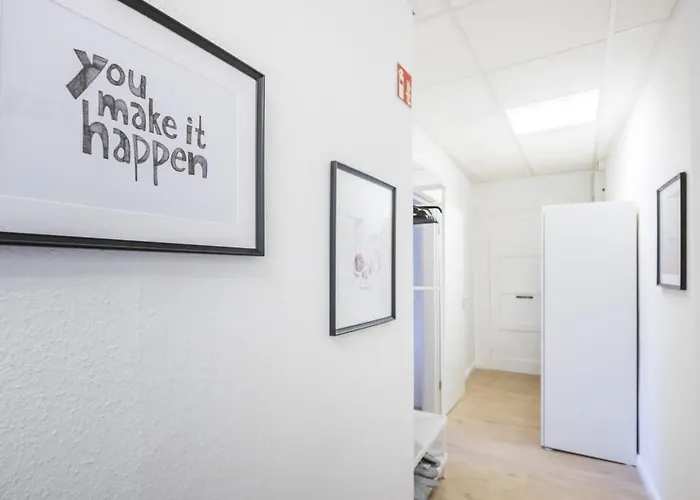 Spacious Two Br Close To Stadtpark And Street Parking Apartament *