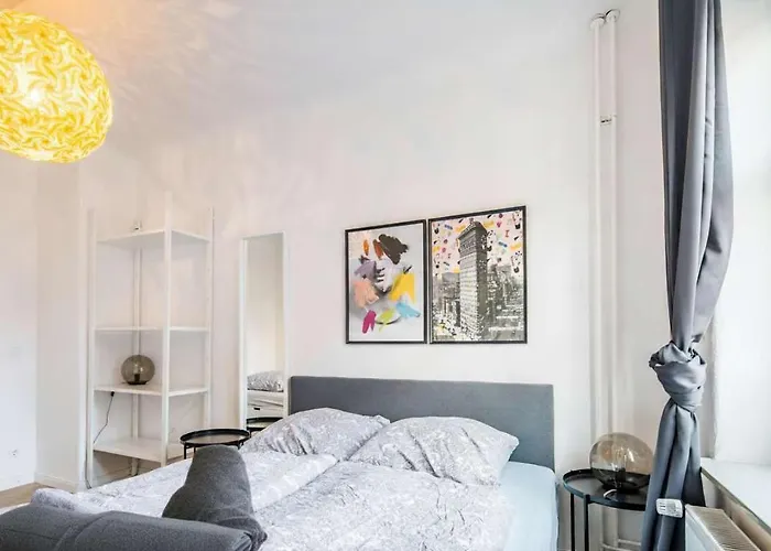 Spacious Two Br Close To Stadtpark And Street Parking Apartament Hamburg